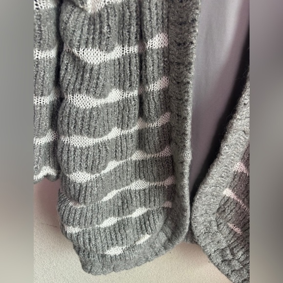 Tularosa Carmine Gray & White Stripe Chunky Knit Open Front Cardigan Sweater M - Picture 6 of 12